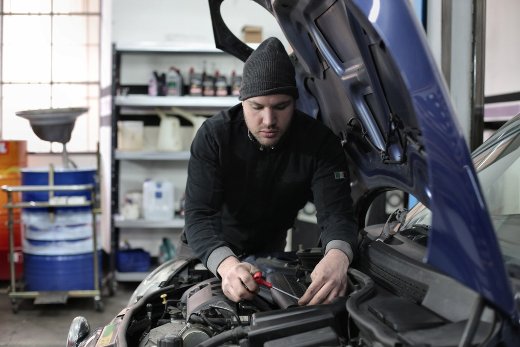 My chodíme k lékaři, naše auto jezdí do servisu